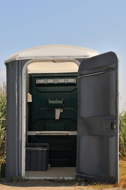 Best Portable toilet rental cost  in Cedarburg, WI
