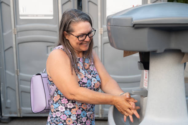 Best Porta potty delivery and setup  in Cedarburg, WI